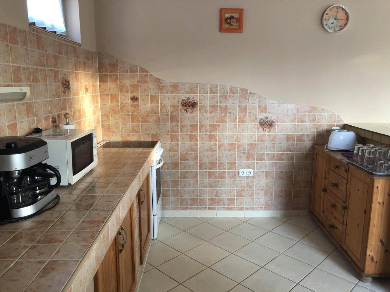 Kristály Apartmanház Sárvár Exterior foto