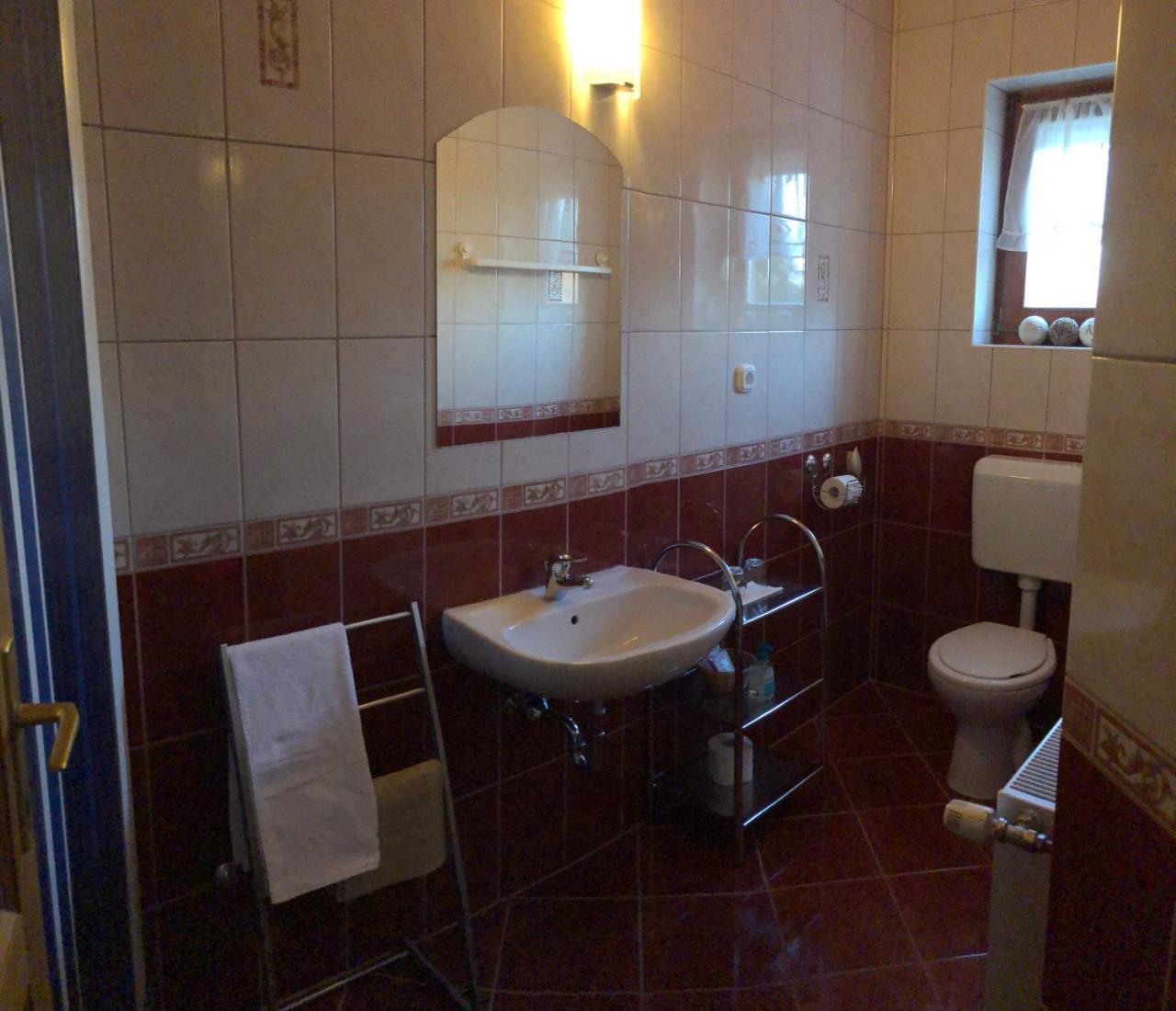 Kristály Apartmanház Sárvár Exterior foto